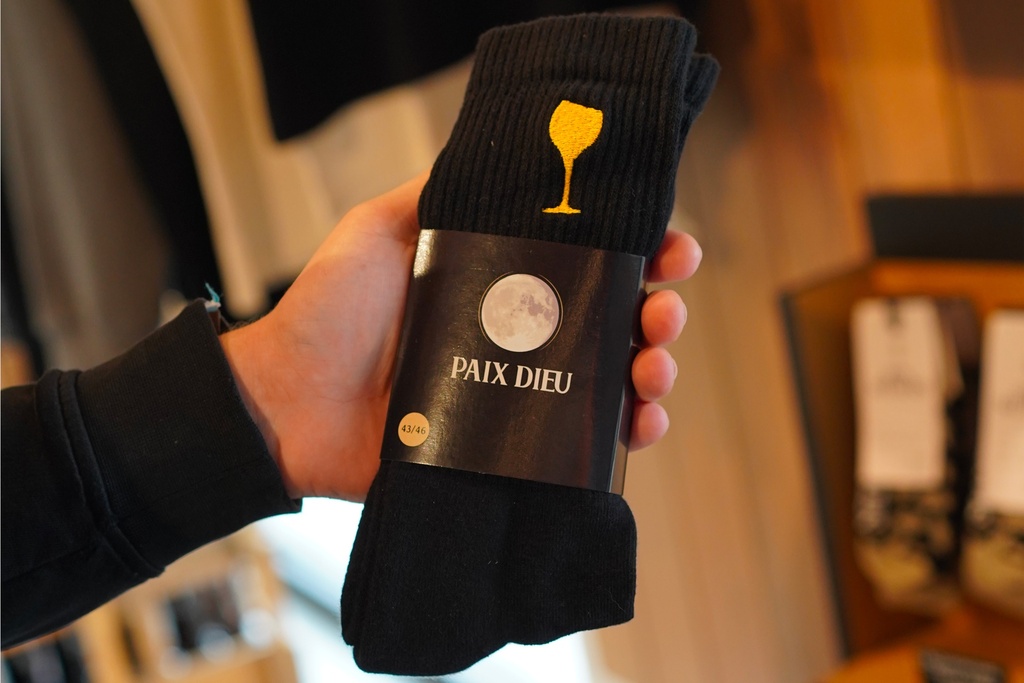 ​​​​​​Chaussettes Paix Dieu brodées (36-41)